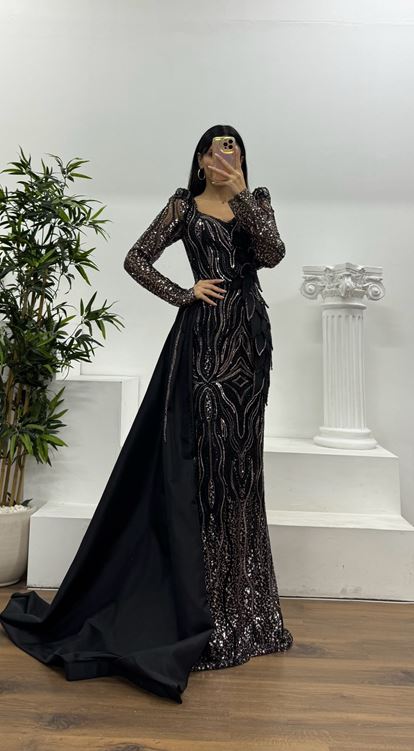 Siyah Çiçek Detay İşlemeli Abiye Elbise